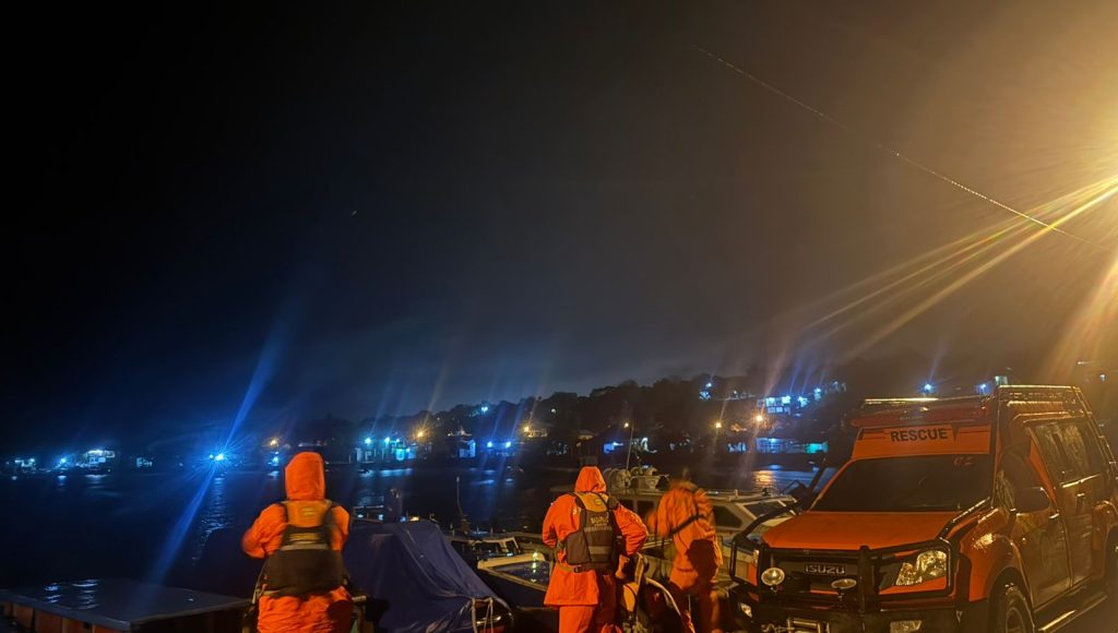 Nelayan Terjebak di Rumpon Akibat Cuaca Buruk di Perairan Desa Lamena