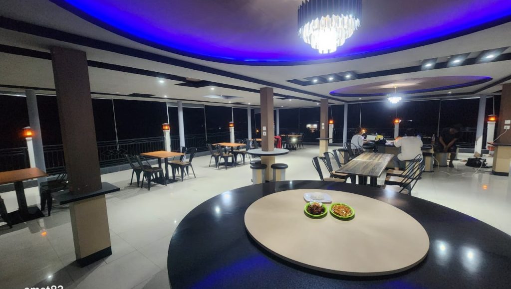 Launching Cafe Rooftop Fitros Baubau Tawarkan View Menawan Dengan Promo Diskon 30%