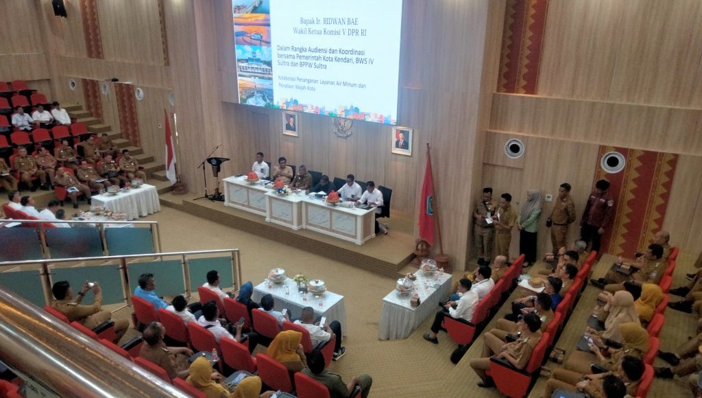 Audiensi dan Koordinasi di Kendari, Ridwan Bae dan Pemkot Bahas Solusi Layanan Air