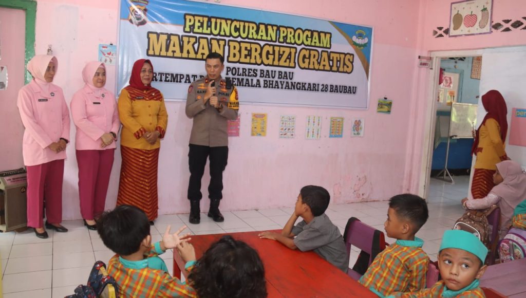 Polres Baubau Laksanakan Program MBG Presiden RI
