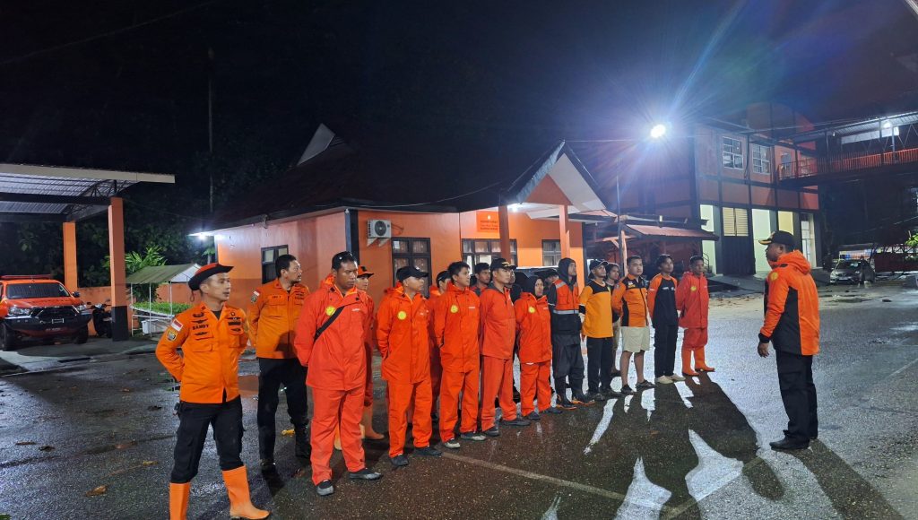 Tiga Warga Kendari Selamat dari Banjir