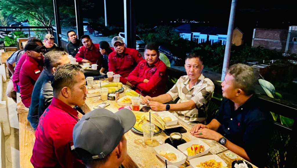Komisi II DPRD Sultra "Ngopi Rental" saat Reses Bersama Pengurus Asosiasi Rental Mobil di Baubau