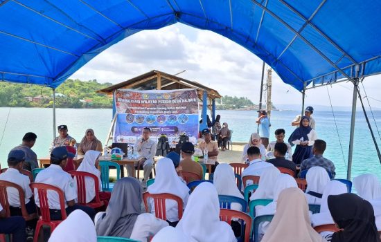 IPPMK Kendari Kolaborasi Bersama Karang Taruna Gelar Rehabilitasi Kawasan Desa Pesisir Kolowa