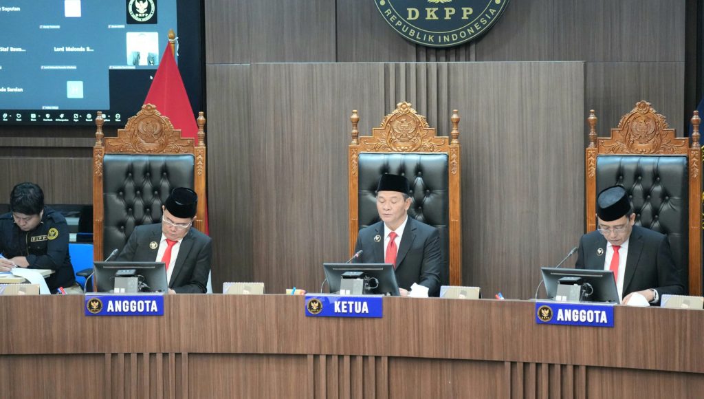 DKPP Jatuhkan Sanksi Peringatan Kepada Ketua Bawaslu Buton Tengah