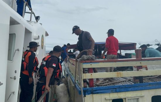 KM Armawati Mati Mesin di Perairan Mawasangka, 104 Penumpang Dievakuasi