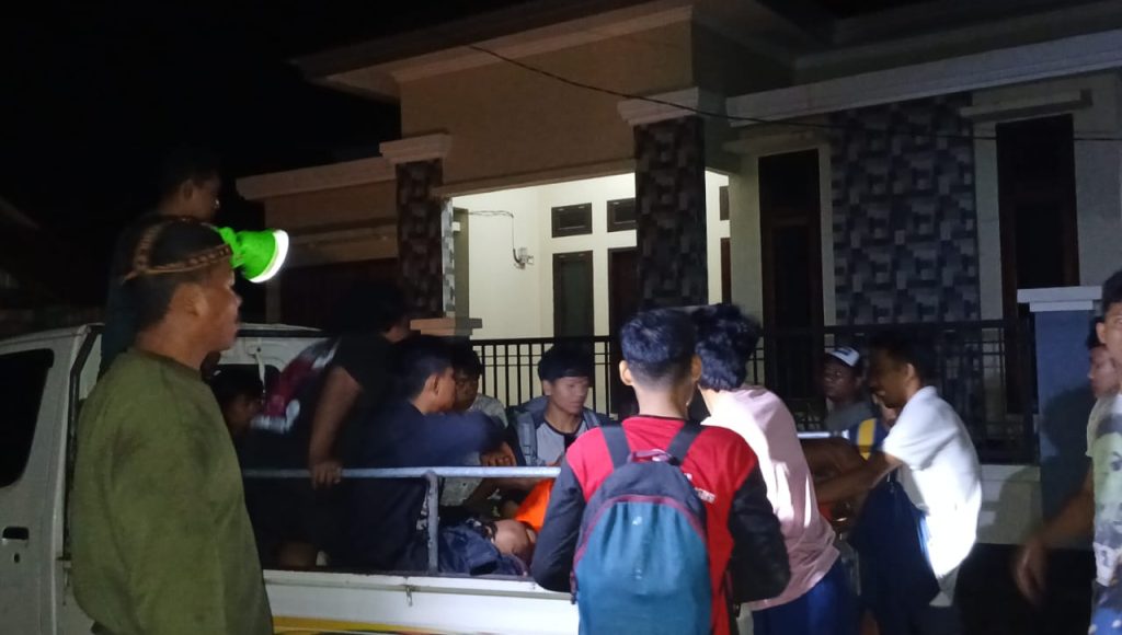 KM Tarex 2 Terbakar di Perairan Buton, 17 Awak Kapal Selamat
