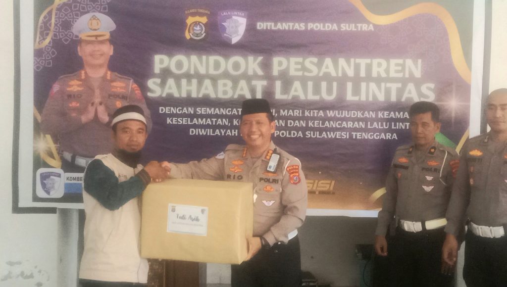 Ditlantas Polda Sultra Edukasi Keselamatan Lalu Lintas di Pasantren