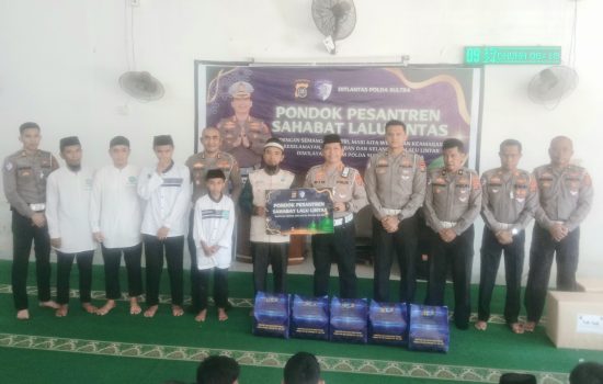 Ditlantas Polda Sultra Edukasi Keselamatan Lalu Lintas di Pasantren