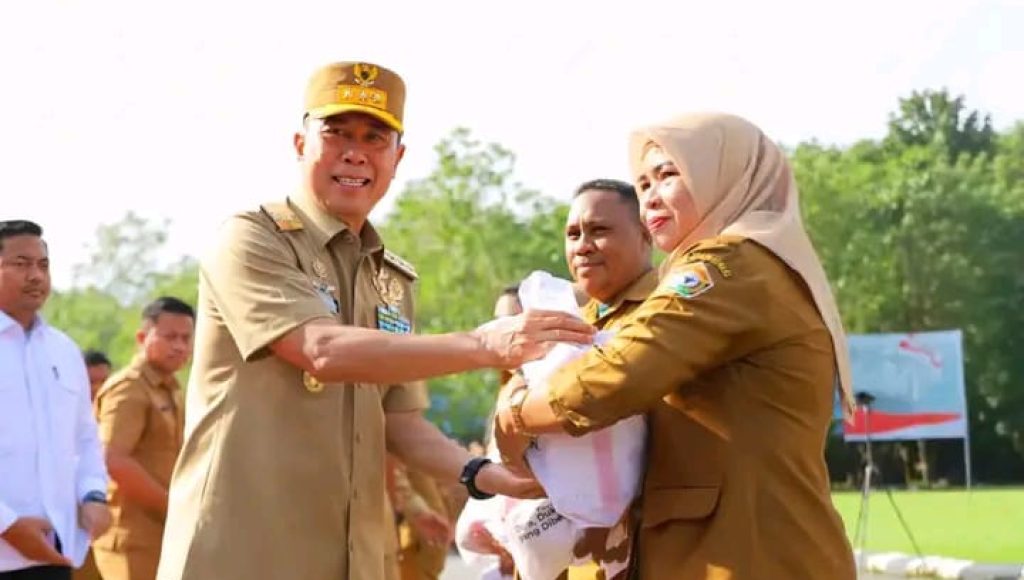 ASR Pimpin Apel Perdana, 556 ASN Golongan Rendah Terima Bantuan Sembako