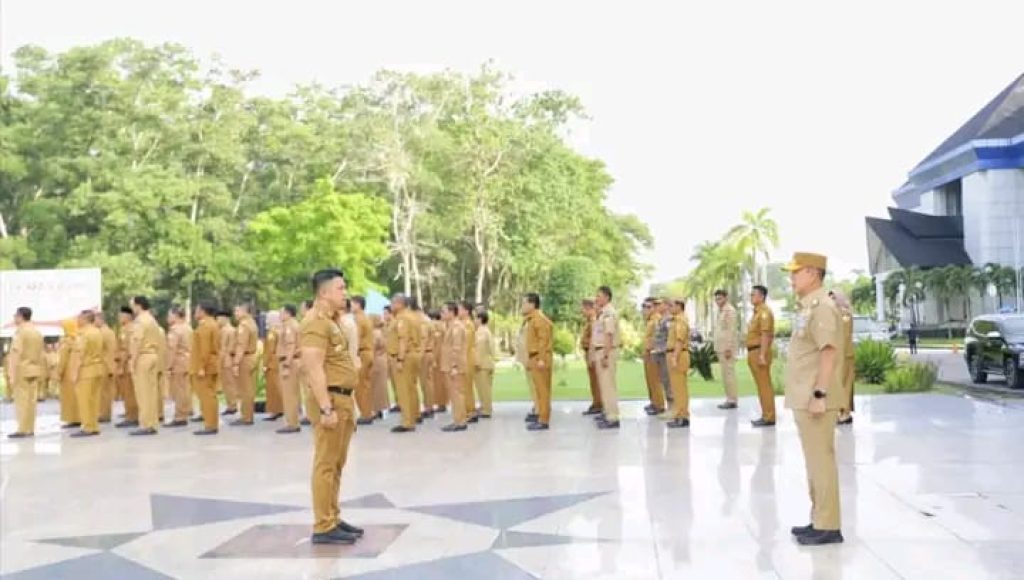 ASR Pimpin Apel Perdana, 556 ASN Golongan Rendah Terima Bantuan Sembako