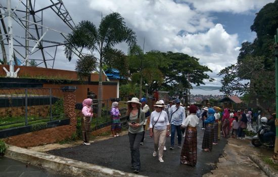 Seabourn Quest Kapal Pesiar Singgah Berwisata di Baubau