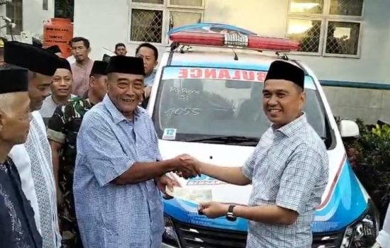 Safari Ramadhan di Kecamatan Toari, Bupati dan Wakil Bupati Menyerahkan 1 Unit Ambulans