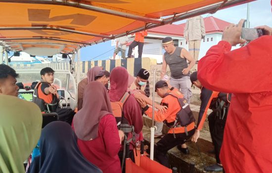 Longboat Bocor di Perairan Kaledupa, 14 Penumpang Selamat
