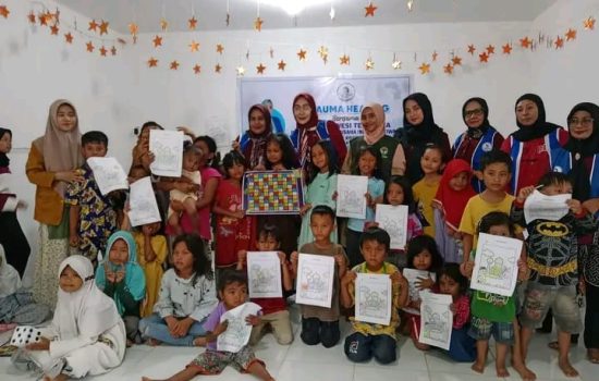 IWAPI Sultra Berbagi Berkah dan Bangkitkan Semangat Korban Kebakaran di Puuwatu