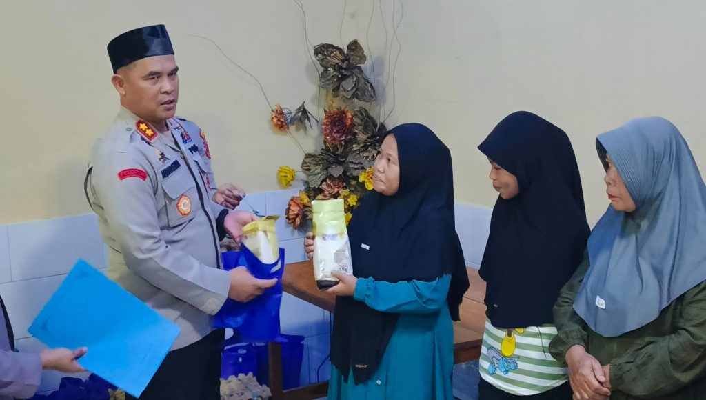 Polres Konawe Santuni Duafa dan Anak Yatim