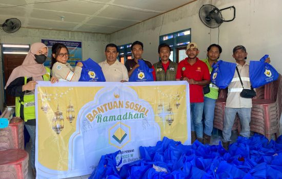 PT GKP Serahkan 1.500 Bingkisan Lebaran 2025