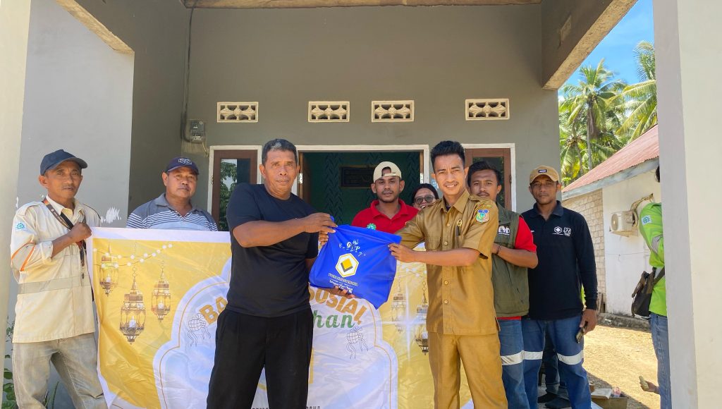 PT GKP Serahkan 1.500 Bingkisan Lebaran 2025