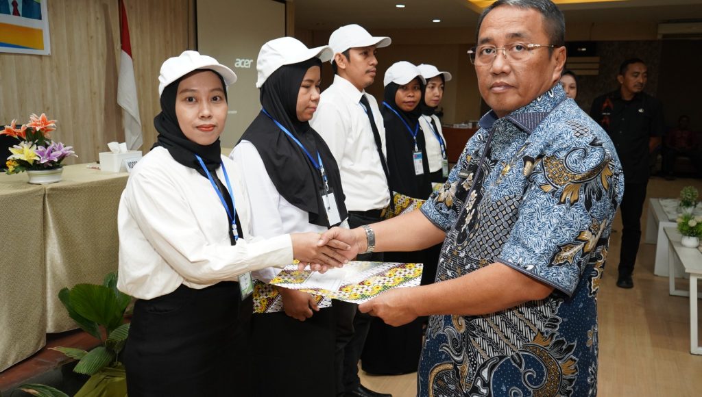 Tutup Orientasi PPPK Pemkab Buton, Ini Pesan Kepala BPSDM Sultra