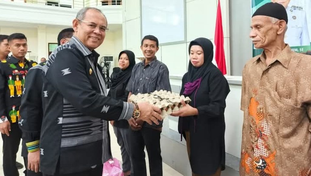 Pemkot Baubau Salurkan Bansos Sembako pada 425 Penerima Manfaat