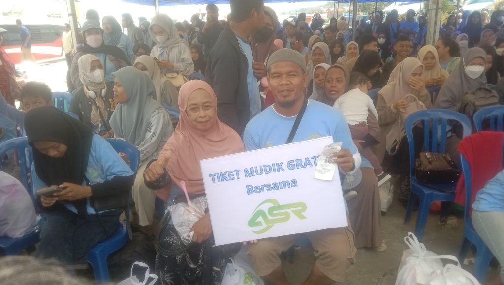Gubernur Sultra Andi Sumangerukka Lepas Rombongan Mudik Gratis ASR, Bukti Niat Tulus untuk Bersedekah
