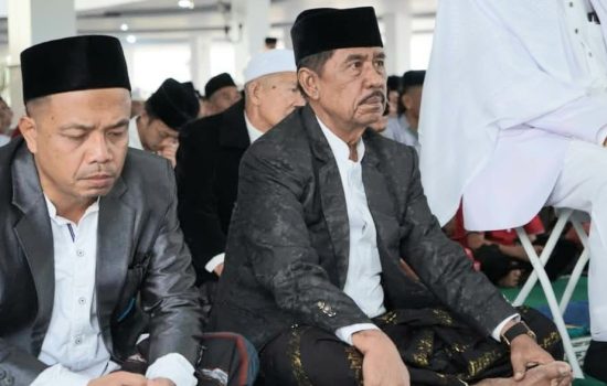 Idul Fitri Penuh Makna, Bupati dan Wakil Bupati Kolaka Utara Sapa Warga di Dua Lokasi Berbeda