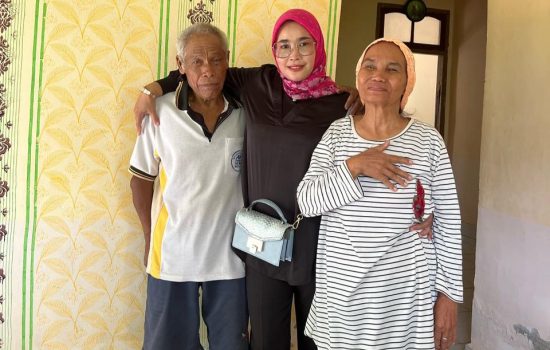 Nurponirah Rayakan Idul Fitri Bersama Warga Konawe dengan Cara Unik