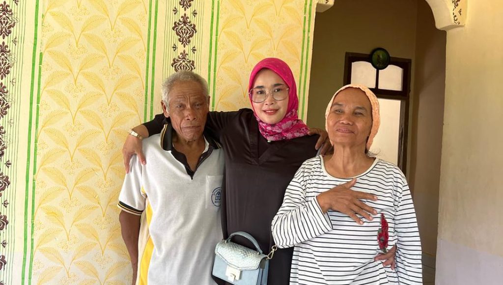 Nurponirah Rayakan Idul Fitri Bersama Warga Konawe dengan Cara Unik