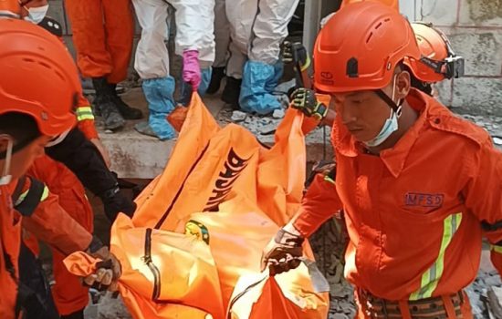 Tim INASAR kembali Temukan Korban di Reruntuhan Perumahan PNS Myanmar