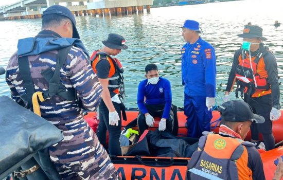 Jenazah Korban Percobaan Bunuh Diri di Jembatan Teluk Kendari Ditemukan