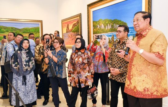 Sambut KemenEkraf di Cikeas Art Gallery SBY Jelaskan Karya Lukisan, Musik, Puisi Hingga Novel