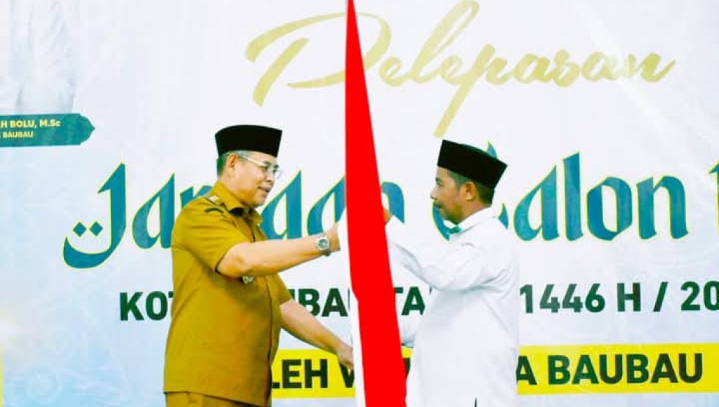 Foto bersama jamaah penerima Uang Saku ASR