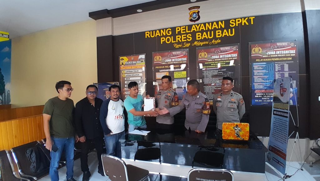 Sejumlah Jurnalis Laporkan Postingan Facebook Oknum Anggota DPRD Baubau