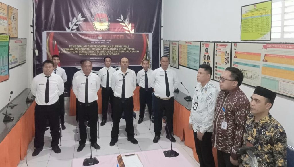 KPU Wakatobi Resmi Lantik 8 Pegawai P3K
