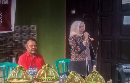 Reses di Punggolaka, Gunartin Serap Aspirasi Soal Paving Block dan Penerangan Jalan