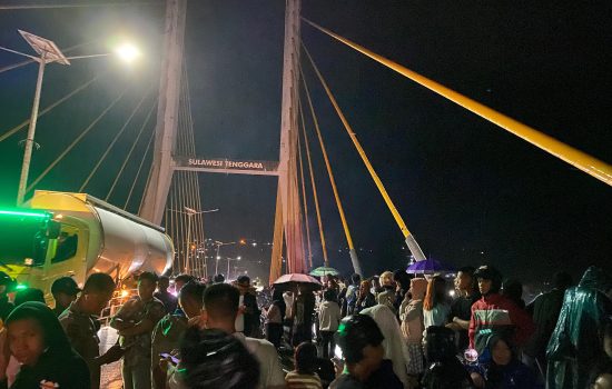 Rekaman CCTV Ungkap Dugaan Aksi Melompat dari Jembatan Teluk Kendari