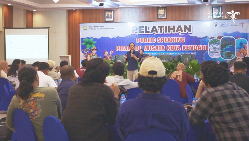 Pemandu Wisata di Sultra Dapat Pelatihan Public Speaking
