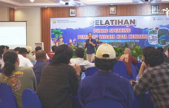 Pemandu Wisata di Sultra Dapat Pelatihan Public Speaking