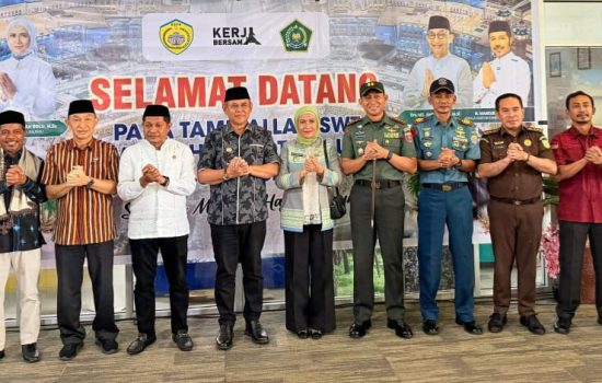 Antusiasme Penyambutan Jemaah Haji Asal Kota Baubau di Bandara Betoambari