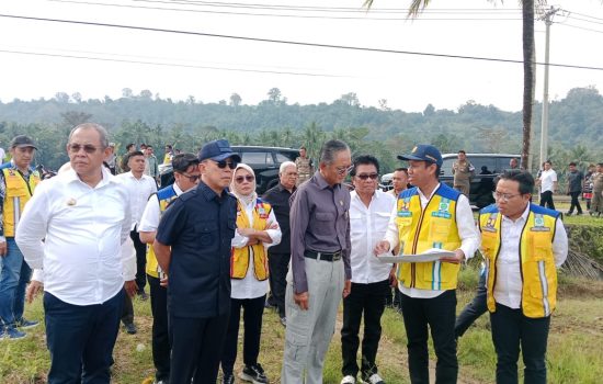 Gubernur Sultra bersama Menteri PU Tinjau Lokasi Persiapan Jembatan Penghubung Buton-Muna di Kota Baubau