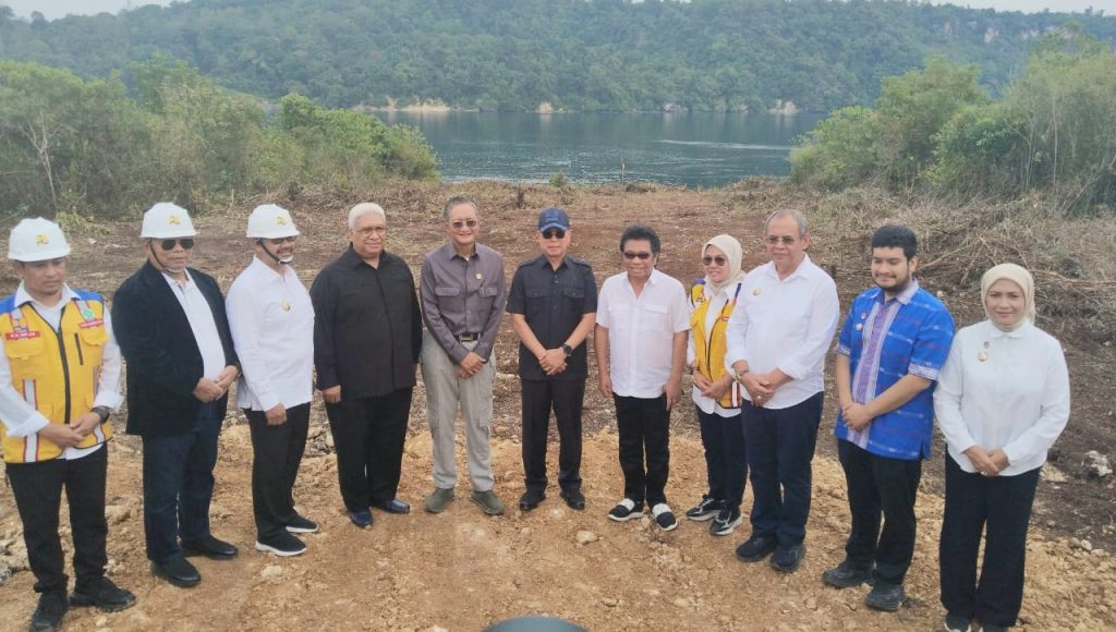 Gubernur Sultra bersama Menteri PU Tinjau Lokasi Persiapan Jembatan Penghubung Buton-Muna di Kota Baubau