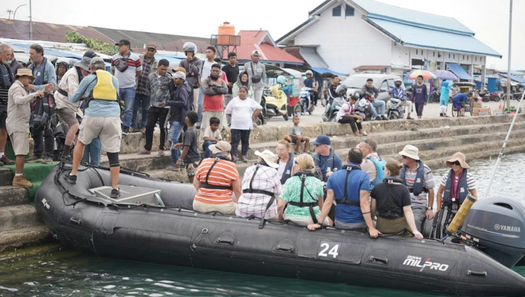 Kapal Pesiar Mewah Ramaikan Pariwisata Sulawesi Tenggara