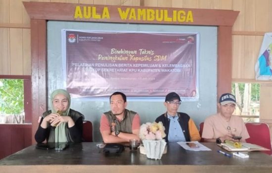 Dorong SDM Humas, KPU Wakatobi Gandeng PWI Gelar Pelatihan Berita