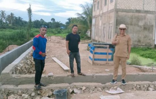 Warga Tahan Pembangunan Drainase dan Plat Deuker, Pj Kades Pasir Putih: Itu Soal Nomenklatur