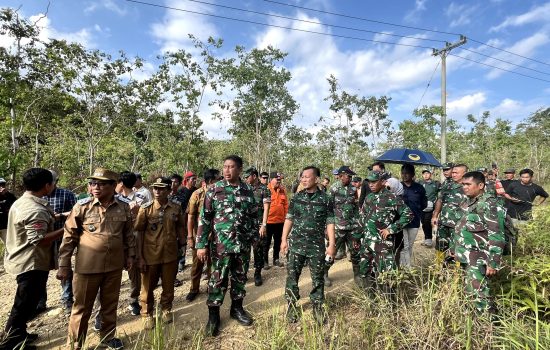 Tinjau Lahan Pembangunan Brigif dan Yonif, Dandim 1412/Kolaka Dampingi Tim Dari Kemenhan