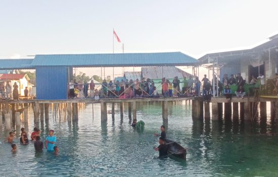 Semarak HUT RI ke-80, Pemdes dan Mahasiswa KKN IAIN Kendari Gelar Beragam Lomba Positif