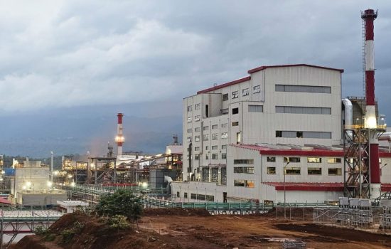 PT Ceria Tangani Kepulan Asap di Area Furnace Smelter Sesuai Prosedur Keselamatan
