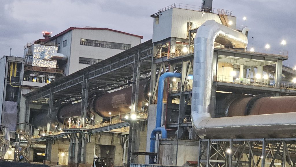 Kabut Lembut di Tanah Ceria: Kepulan Asap di Smelter Tertangani dengan Harmoni