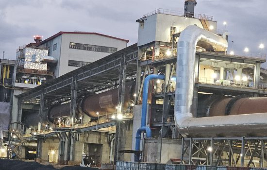 Kabut Lembut di Tanah Ceria: Kepulan Asap di Smelter Tertangani dengan Harmoni