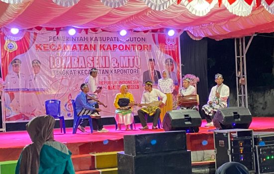 Lomba Gambus HUT RI ke-80 di Kapontori, Desa Lambusango Ikut Tampil Meriah