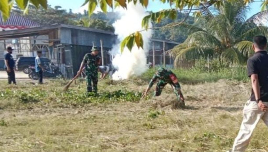 Babinsa Koramil 01/Wawonii Laksanakan Gotong Royong
